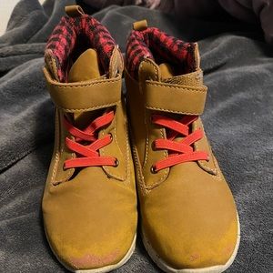 Boots toddler boy sz.12. Genuine Kids by Osh Kosh.